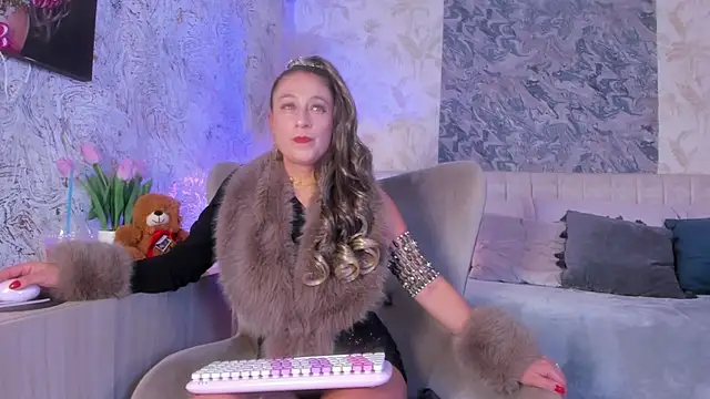 Liannaa  online show from 31, 10, 2025