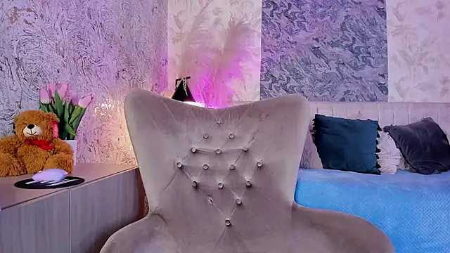 Arianaa collins online show from 20, 5, 2026