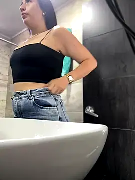 Snapshot of Mila_LS chatting on 5, 10, 2025 Mila LS online show from 5, 10, 2025