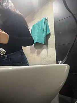 Mila LS online show from 5, 2, 2026