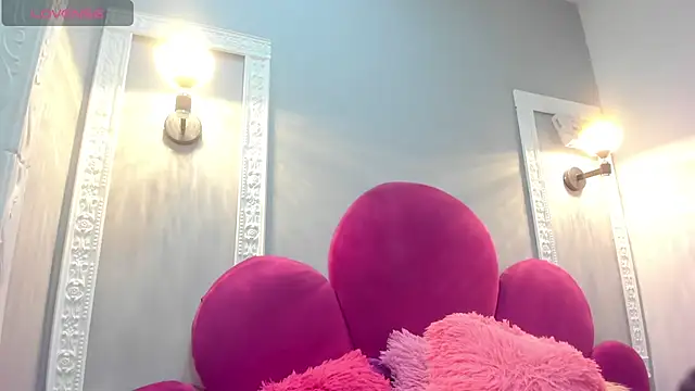 Bonniie 22 online show from 17, 4, 2026