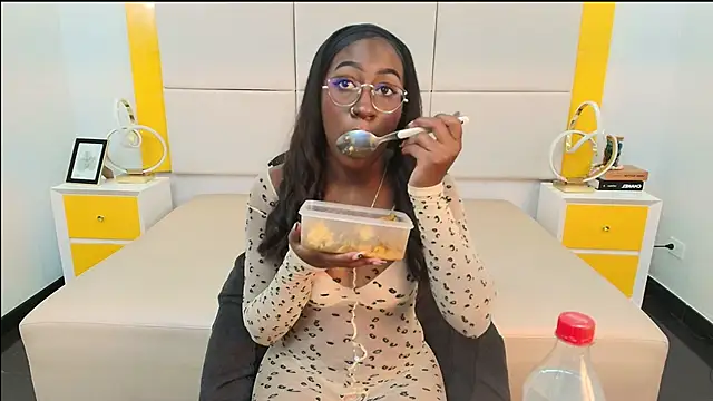 Qeen blackk online show from 4, 11, 2025