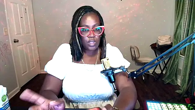 lovelyenigma365 online show from 4, 4, 2026