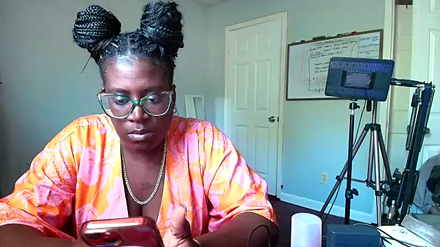 lovelyenigma365 online show from 15, 4, 2026