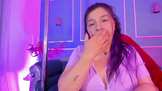 Snapshot of TaraTaylorr chatting on 10, 2, 2026 TaraTaylorr online show from 10, 2, 2026