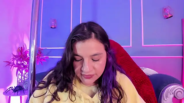 Snapshot of TaraTaylorr chatting on 12, 2, 2026 TaraTaylorr online show from 12, 2, 2026