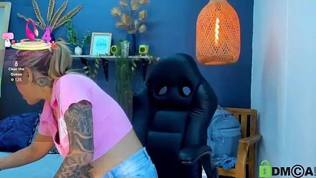 Snapshot of yessila_parker chatting on 15, 11, 2025 yessila parker online show from 15, 11, 2025