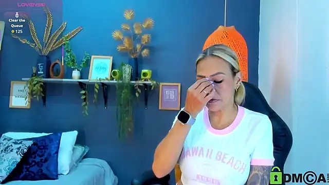 Snapshot of yessila_parker chatting on 19, 11, 2025 yessila parker online show from 19, 11, 2025