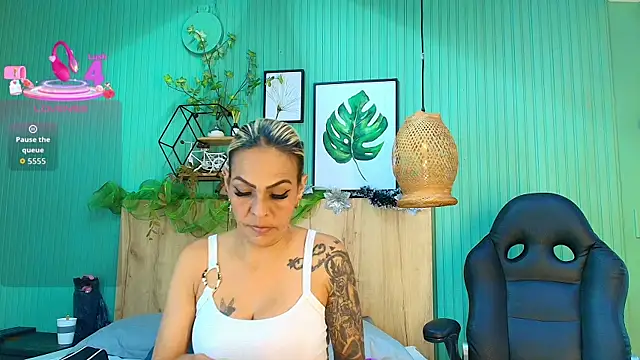 Snapshot of yessila_parker chatting on 20, 12, 2025 yessila parker online show from 20, 12, 2025