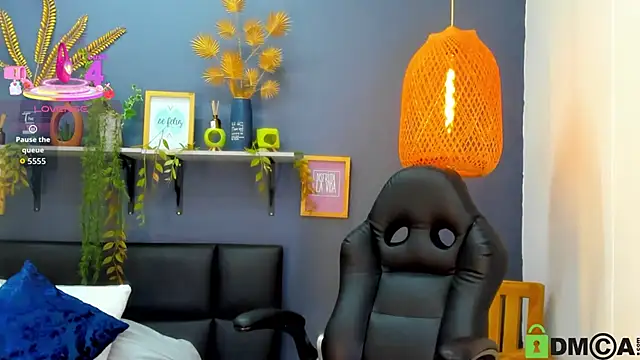 Snapshot of yessila_parker chatting on 14, 1, 2026 yessila parker online show from 14, 1, 2026