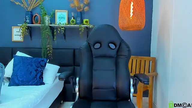 Snapshot of yessila_parker chatting on 17, 1, 2026 yessila parker online show from 17, 1, 2026