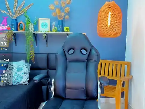 Snapshot of yessila_parker chatting on 4, 2, 2026 yessila parker online show from 4, 2, 2026