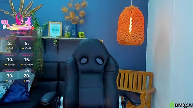 Snapshot of yessila_parker chatting on 7, 2, 2026 yessila parker online show from 7, 2, 2026