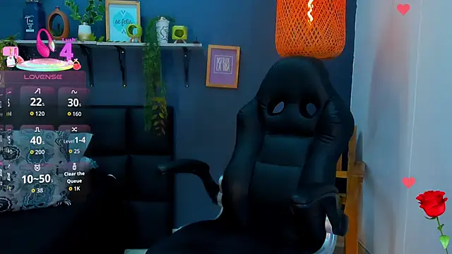 Snapshot of yessila_parker chatting on 24, 2, 2026 yessila parker online show from 24, 2, 2026