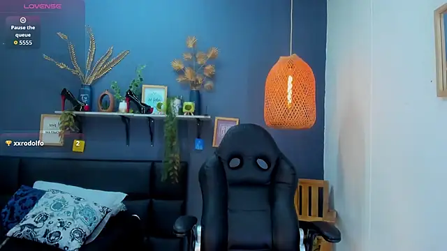 Snapshot of yessila_parker chatting on 27, 2, 2026 yessila parker online show from 27, 2, 2026