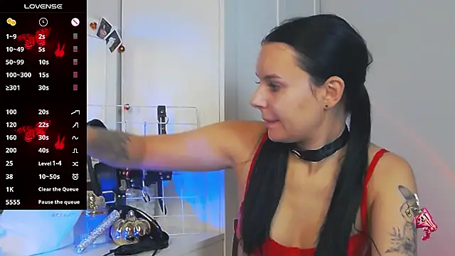 Snapshot of Miss_Vic chatting on 12, 11, 2025 Miss Vic online show from 12, 11, 2025