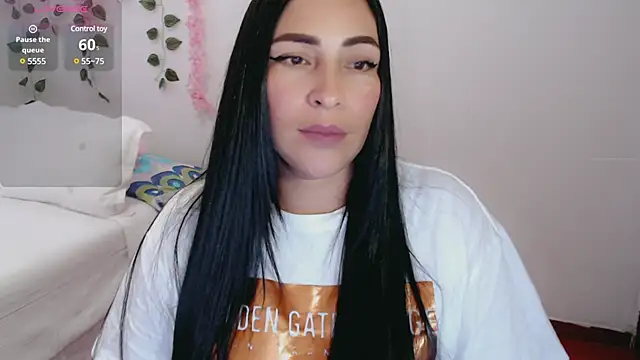 Snapshot of luna_lgomez_ chatting on 23, 3, 2025 luna lgomez  online show from 23, 3, 2025