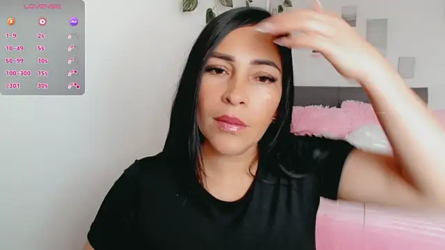 luna lgomez  online show from 6, 2, 2026