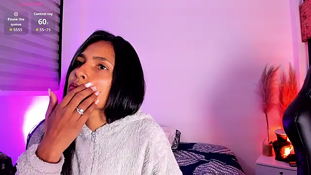 Fernanda liie  online show from 16, 3, 2026