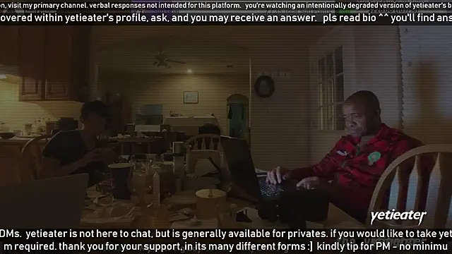 Snapshot of yetieater chatting on 30, 12, 2024 yetieater online show from 30, 12, 2024