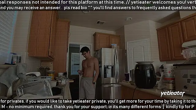 Snapshot of yetieater chatting on 6, 2, 2026 yetieater online show from 6, 2, 2026