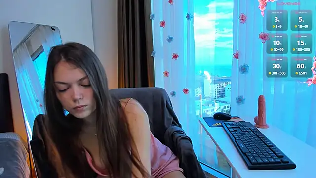 Alice neon online show from 4, 12, 2025