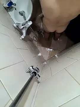 Snapshot of Nike-reactor chatting on 22, 12, 2025 Nike-reactor online show from 22, 12, 2025