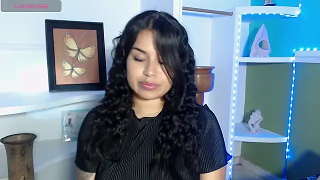 Snapshot of SamanthaSmiithh chatting on 24, 10, 2025 SamanthaSmiithh online show from 24, 10, 2025