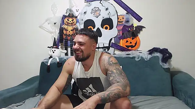 Tiberius hunk online show from 28, 10, 2025