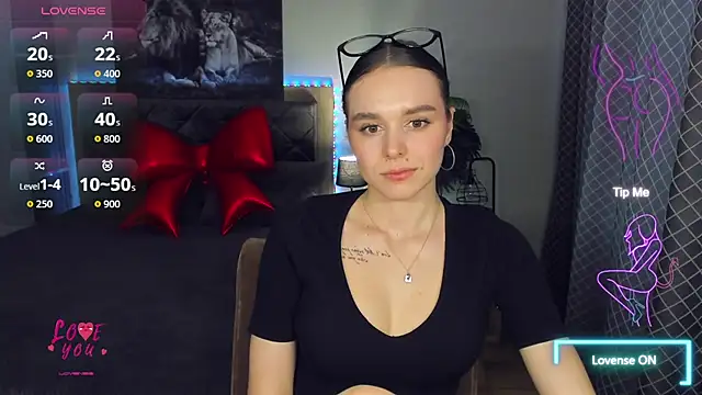 EmelyMason online show from 12, 2, 2026