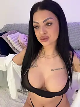Snapshot of IrisRossie chatting on 6, 5, 2026 IrisRossie online show from 6, 5, 2026