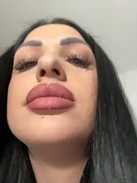 Snapshot of IrisRossie chatting on 5, 6, 2026 IrisRossie online show from 5, 6, 2026