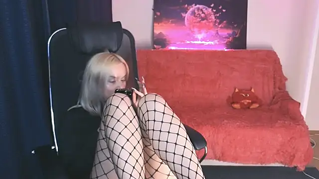 Snapshot of Miss_Alice_Silver chatting on 19, 3, 2025 Miss Alice Silver online show from 19, 3, 2025