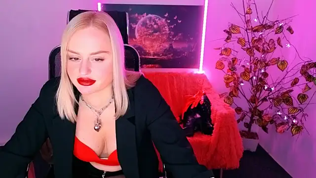 Snapshot of Miss_Alice_Silver chatting on 29, 11, 2025 Miss Alice Silver online show from 29, 11, 2025