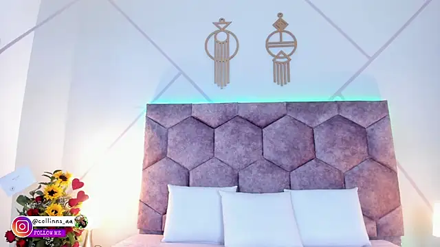 aurora collinss  online show from 3, 12, 2025