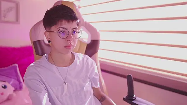 tommy blue online show from 14, 4, 2026