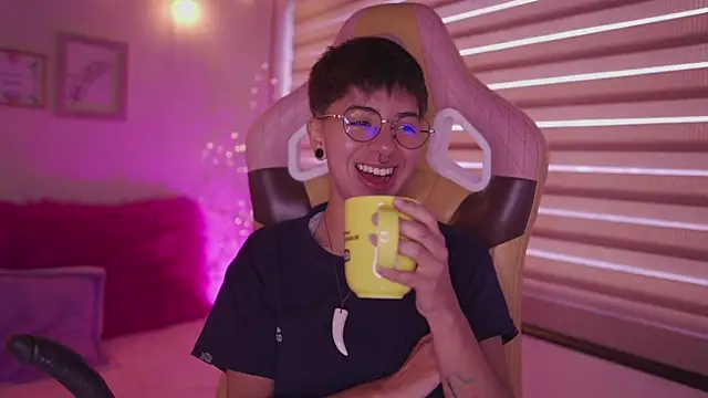 tommy blue online show from 15, 4, 2026