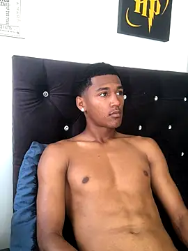 Snapshot of LexiAndDeker chatting on 10, 11, 2025 LexiAndDeker online show from 10, 11, 2025