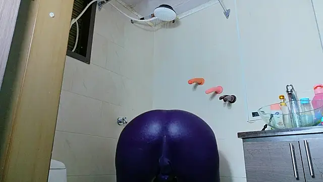 Snapshot of scarlettbooty chatting on 24, 9, 2025 scarlettbooty online show from 24, 9, 2025