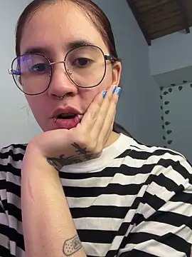 Snapshot of Camil_Lee chatting on 7, 3, 2025 Camil Lee online show from 7, 3, 2025