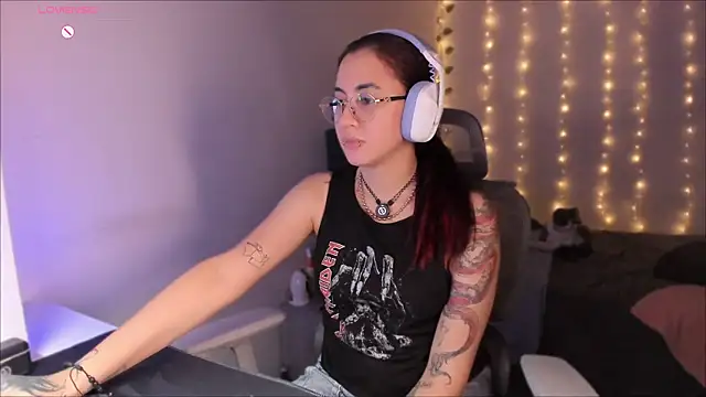 Snapshot of Camil_Lee chatting on 8, 11, 2025 Camil Lee online show from 8, 11, 2025