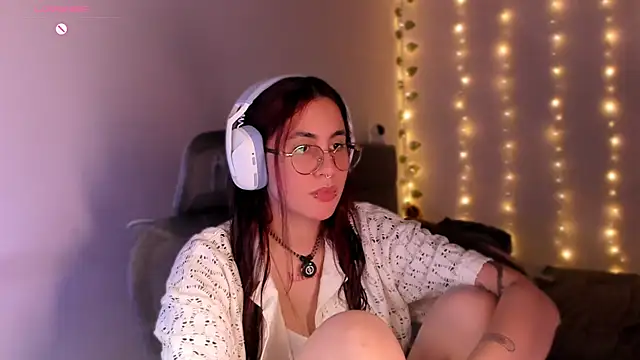 Snapshot of Camil_Lee chatting on 9, 11, 2025 Camil Lee online show from 9, 11, 2025