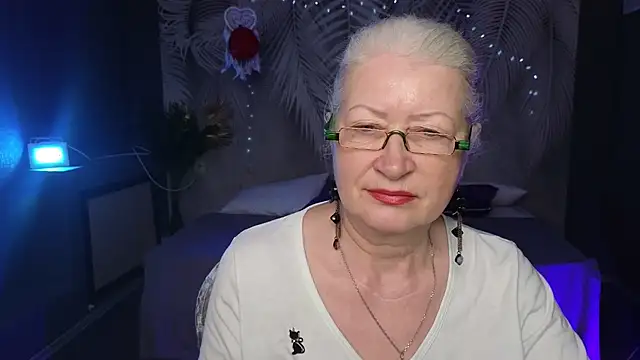 Maya Mayflower online show from 14, 3, 2025