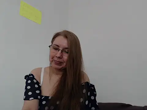 GiaLuvv11 online show from 21, 4, 2026