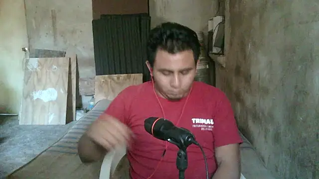 Snapshot of mikigamesH2 chatting on 15, 3, 2025 mikigamesH2 online show from 15, 3, 2025