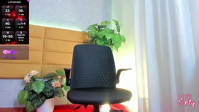 LeilaHiuston online show from 17, 2, 2026