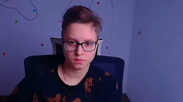 Bella Swannn online show from 5, 3, 2025