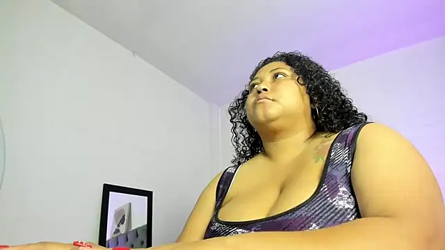 Ayliinn  online show from 6, 11, 2025