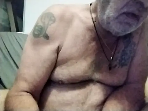 Snapshot of coolbrady17 chatting on 18, 3, 2025 coolbrady17 online show from 18, 3, 2025