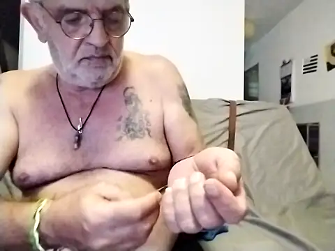 Snapshot of coolbrady17 chatting on 19, 3, 2025 coolbrady17 online show from 19, 3, 2025